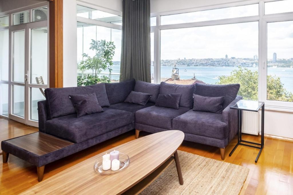 Sleek Apartment with a Panoramic Bosphorus View - main image