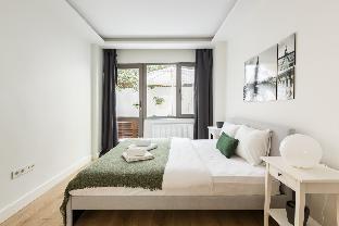 Chic Cozy Apartment with Garden in Besiktas - image 3