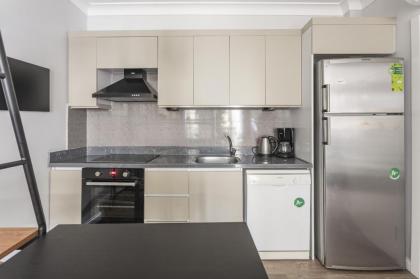 Central and Refreshing Flat in Beyoglu - image 6