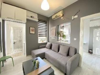 Central and Stylish Flat in the Heart of Kadıköy - image 2