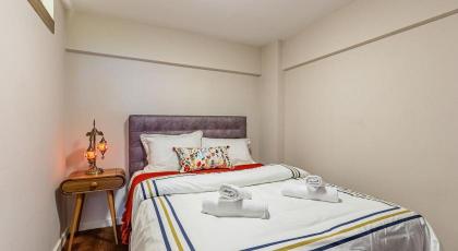 Central and Stylish Flat in the Heart of Beyoglu - image 14