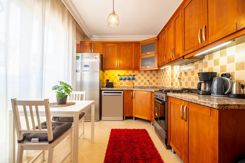 Charming Flat 15 min to City's Nisantasi in Sisli - image 3