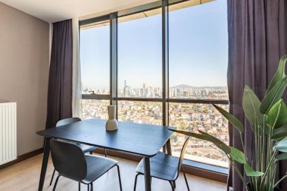 Charming Flat with Gorgeous City View in Atasehir - image 5