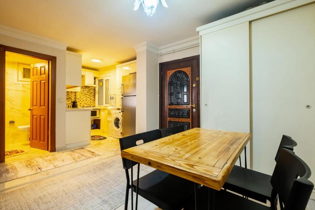 Eclectic Flat near Trendy Attractions in Beyoglu - image 5