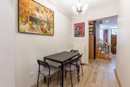 Duplex House near Trendy Attractions in Sisli - image 4