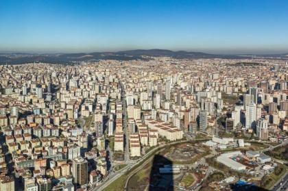 Atasehir Studio Expansive Cityscape View - image 11