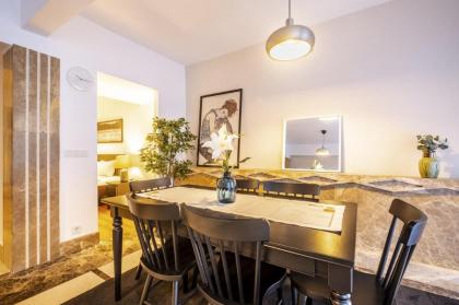 Modern Flat w Backyard 3 min to Citys Nisantasi - image 9