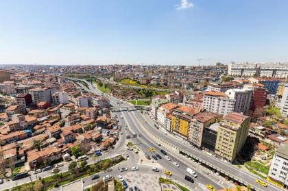 Cozy Flat with City View and Balcony in Sisli - image 5