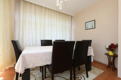 Flat with Two Living Rooms and Balcony in Uskudar - image 7