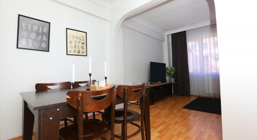 Stylish and Welcoming Apartment in Sisli - image 3