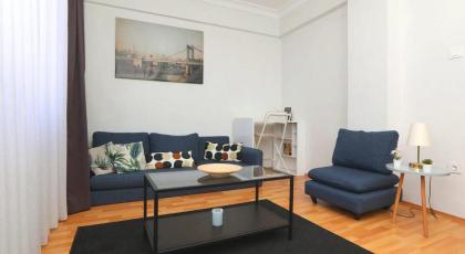 Stylish and Welcoming Apartment in Sisli - image 6