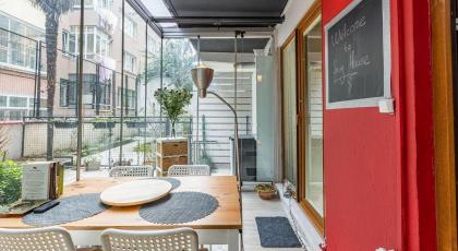 Stylish and Central Flat with Backyard in Sisli - image 14