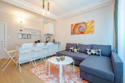 Spectacular Flat near Bull Statue in Kadikoy - image 5