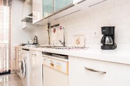 Central Flat near Trendy Attractions in Kadikoy - image 9