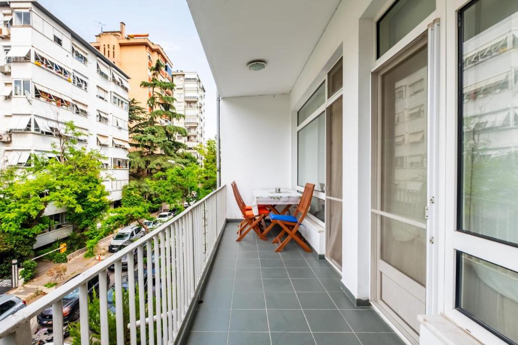 Bright and Central Flat in Kadikoy with Balcony - image 3