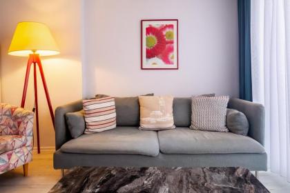 Cozy Sisli Flat Near Mall with Backyard - image 16