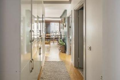 Charming Flat with Central Location in Nisantasi - image 11