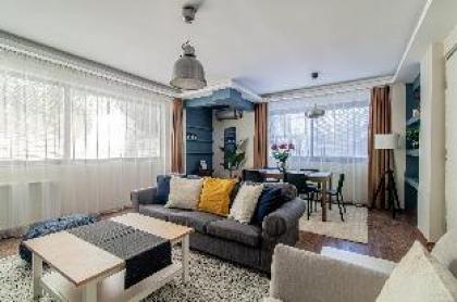 Charming Flat with Backyard Close to Zorlu Center - image 11