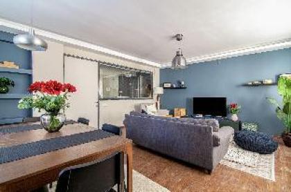 Charming Flat with Backyard Close to Zorlu Center - image 12