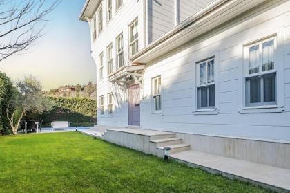 Pavilion with Bosphorus View in Anadolu Hisari - image 14