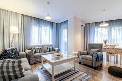 Vibrant and Central Flat with Balcony in Maltepe Istanbul 