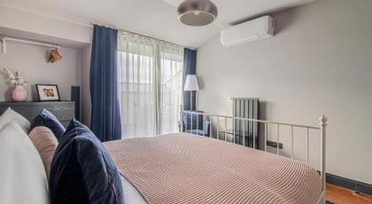 Centrally Located Flat with Balcony in Beyoglu - image 18