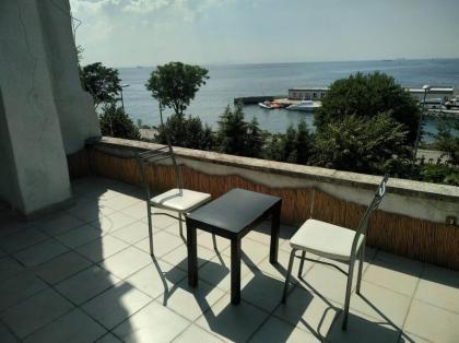 Magellan Sea View Apartments with Balcony