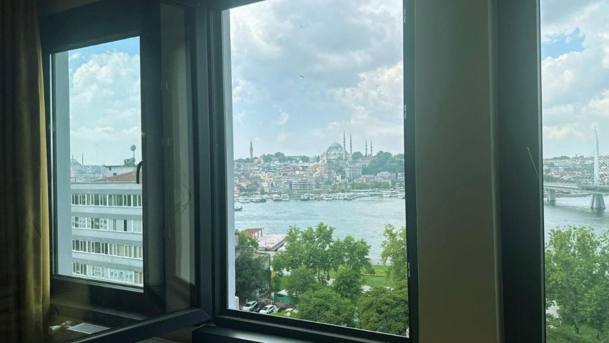 Karaköy GoldenHorn Ultra Luxury Flat 4BRSea View - image 6