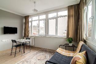 Chic Apartment in Balat Fatih with Balcony - image 2