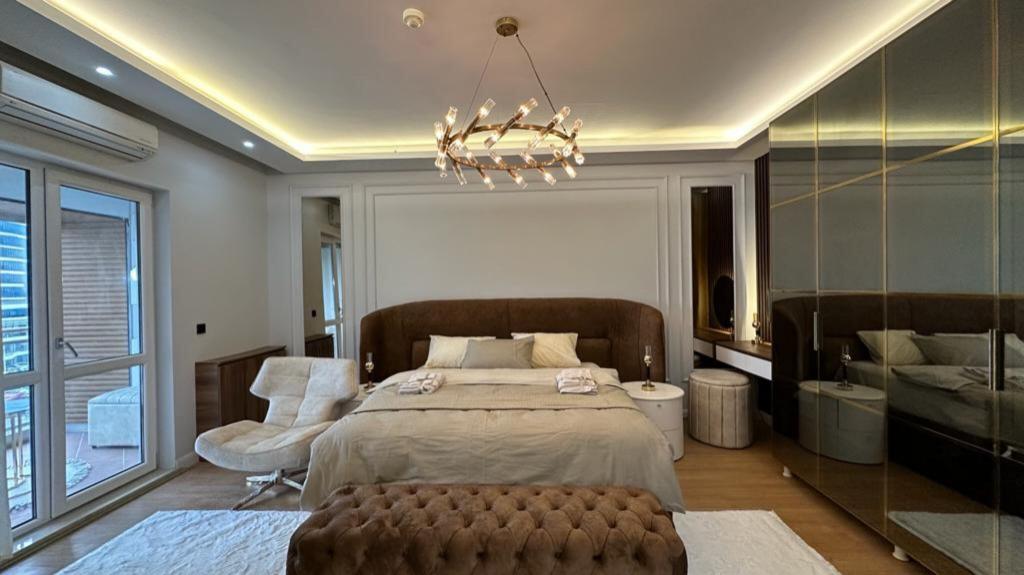 Big And Luxury Apartment - main image