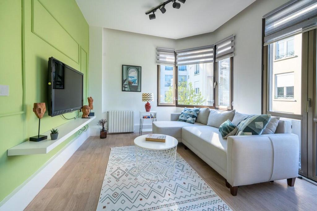 Spacious and Peaceful Flat in Cihangir Wi Fi 3Br - main image