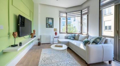 Spacious and Peaceful Flat in Cihangir Wi Fi 3Br - image 2