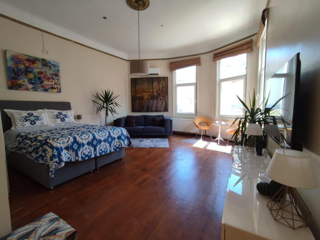 Central and cozy flat in Taksim - main image