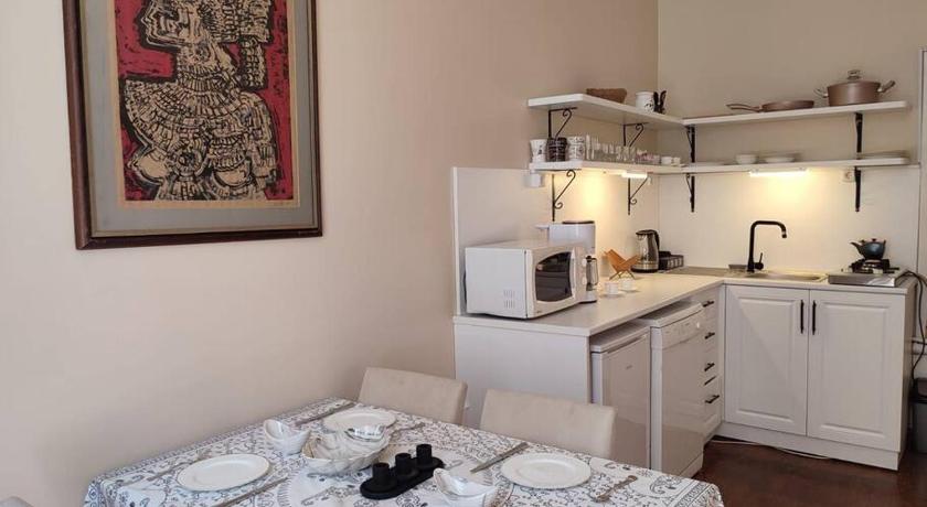 Central and cozy flat in Taksim - image 5