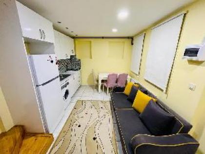 Red Dublex Tiny house in Taksim  - image 2