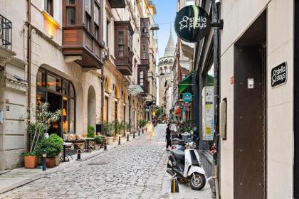 Stella Stays Istanbul Galata - image 1