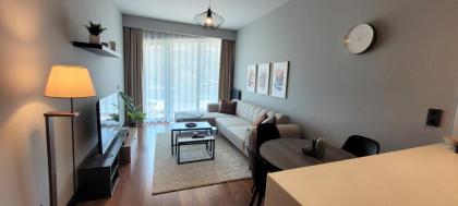 Modern Apt With City Views - Central Location - image 4