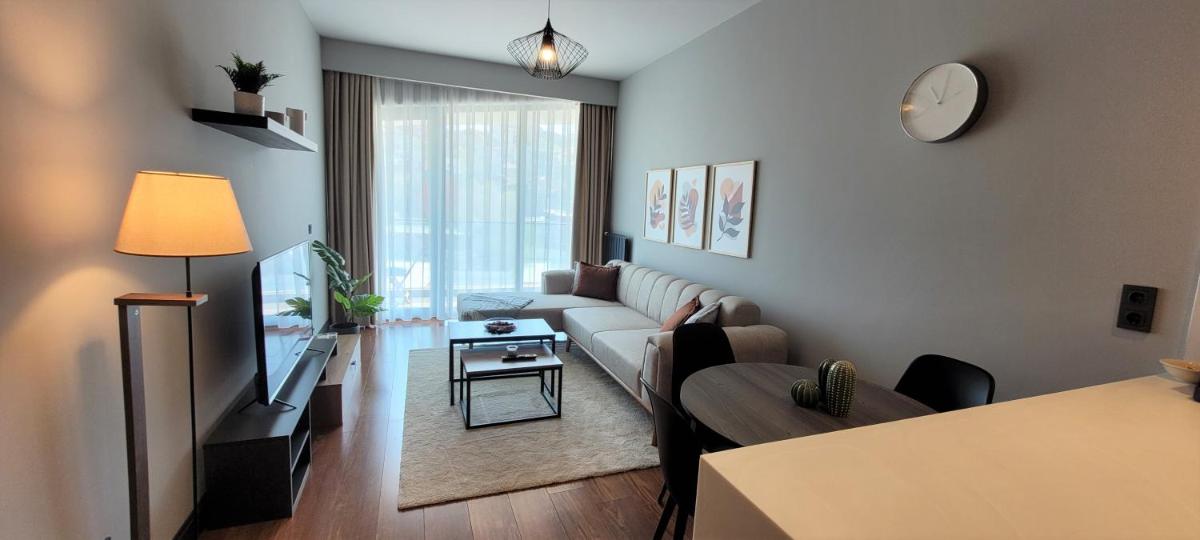 Modern Apt With City Views - Central Location - image 4