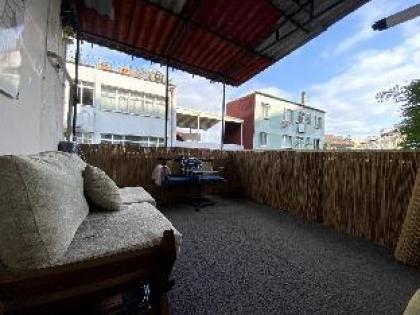 Cozy Terrace House 2min Walking to Taksim Square 