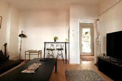 Cozy Terrace House 2min Walking to Taksim Square - image 2