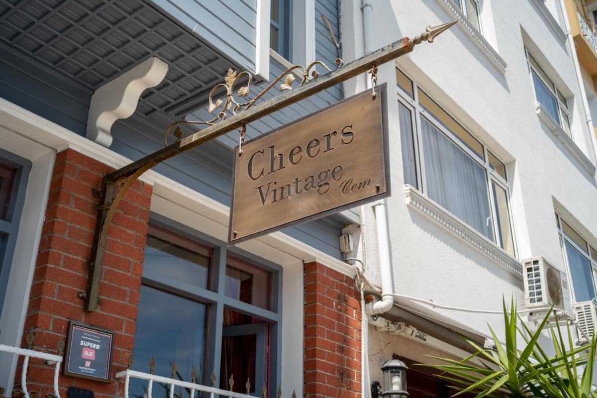 Cheers Vintage Hostel - main image