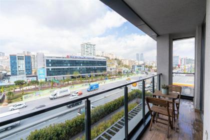 Near Airport Metro 1-bdr Apt Wi-fipoolgym - image 17