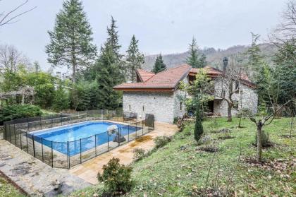 Spacious Private Villa with Pool in Sile 