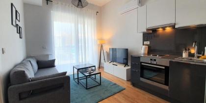 Near Airport Metro 1-bdr Apartment Gympool Istanbul 