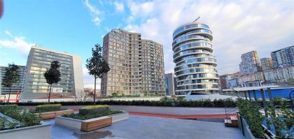 Near Airport Metro 1-bdr Apartment Gympool - image 18