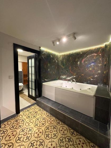 Casa Rosso Suite Hotel - image 17